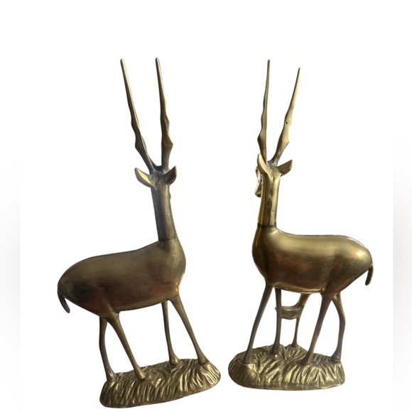 Pair of LARGE solid brass gazelle one is feeding her young 15 tall 6 inch wide - Picture 2 of 10
